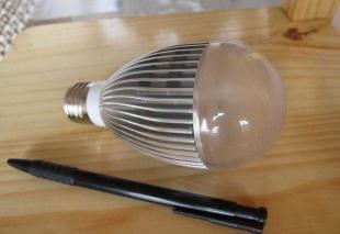 探尋照明新趨勢 0LED燈杯與三色球泡外殼在燈具照明領(lǐng)域的革新應(yīng)用